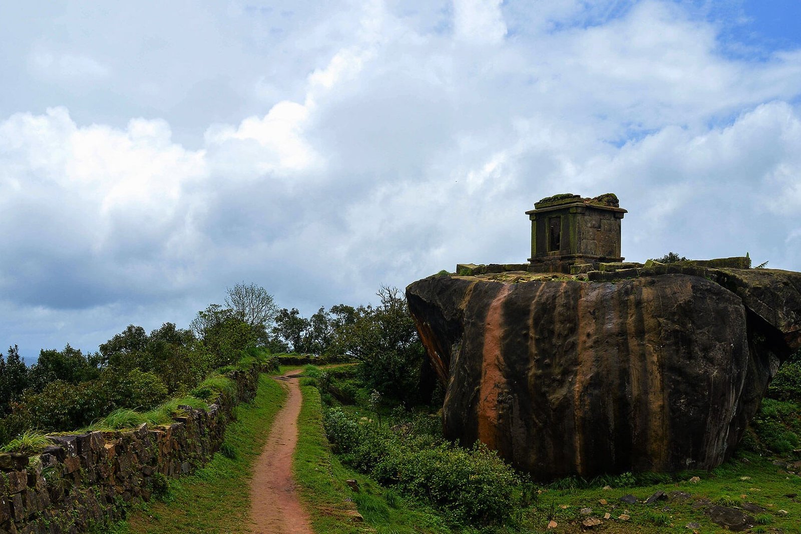 5cd569dfdce7b-Kavaledurga_Fort_Attractions